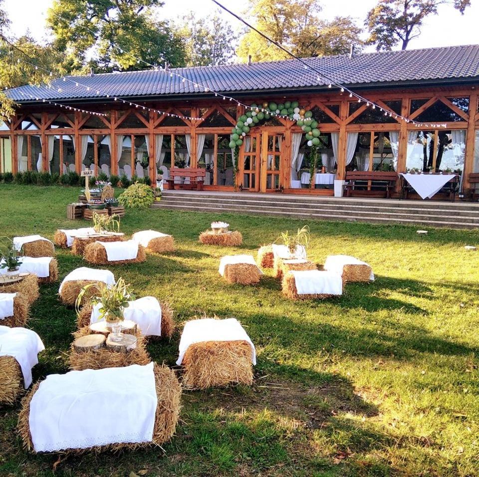 Hotel Gosciniec Olecki - Karczma Margrabowa Olecko Exterior foto